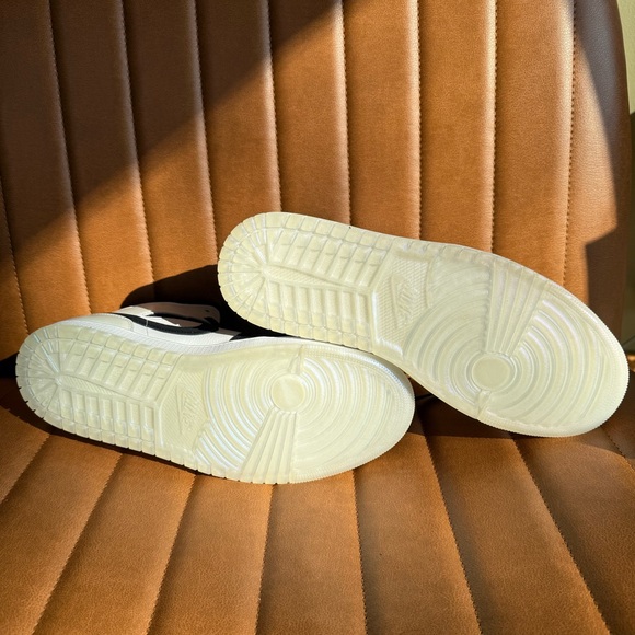 Air Jordan 1 Mid SE Diamond Size 10 Brand New In Box - Picture 4 of 6